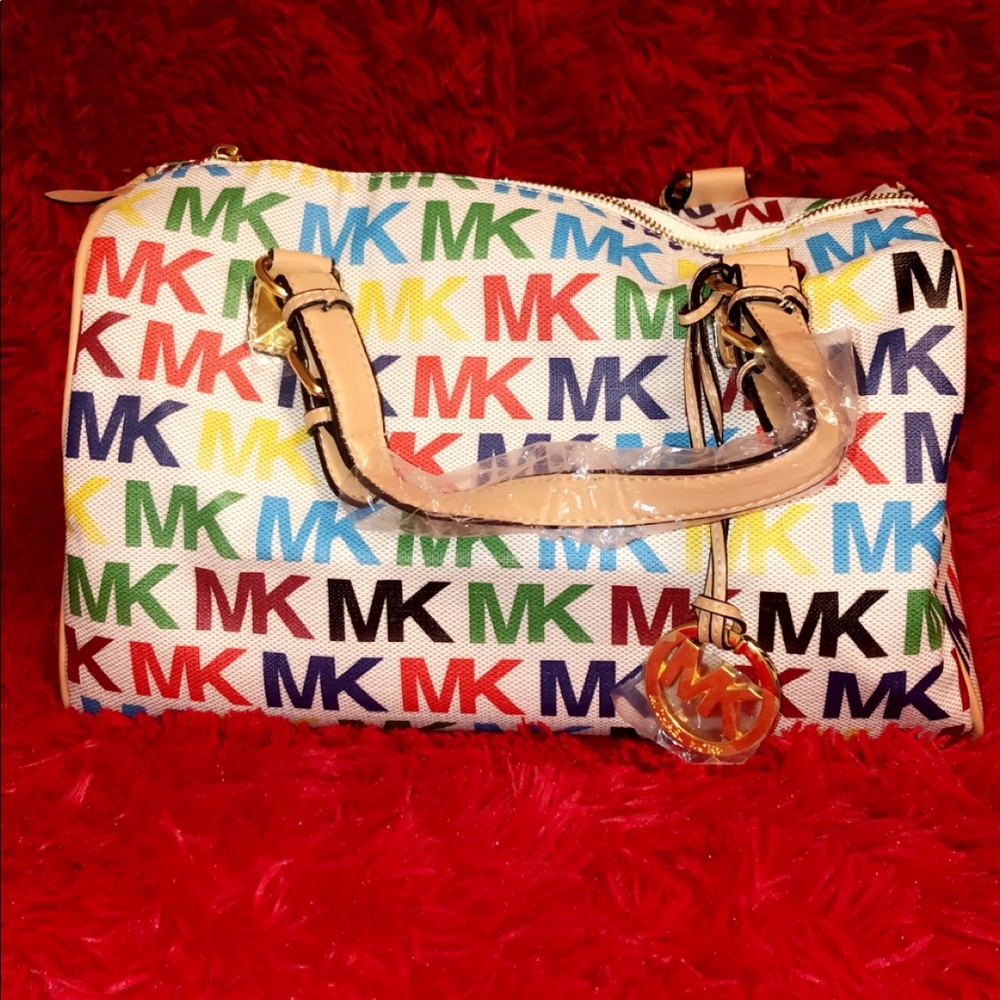 Signature tote